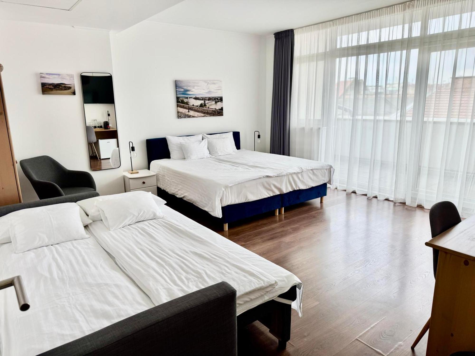 Rooftop City Residence With Deep Garage Budapest Bagian luar foto