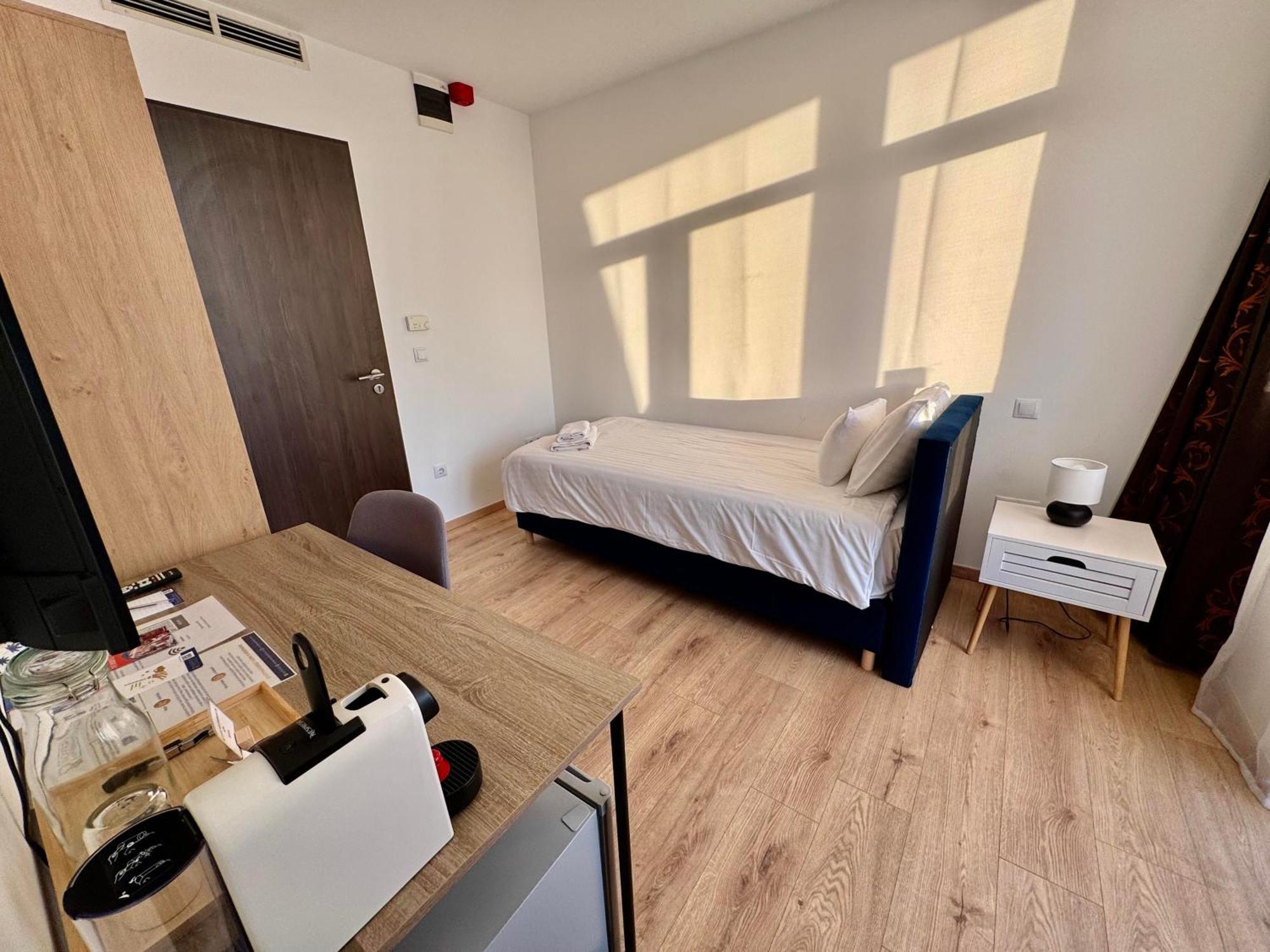 Rooftop City Residence With Deep Garage Budapest Bagian luar foto