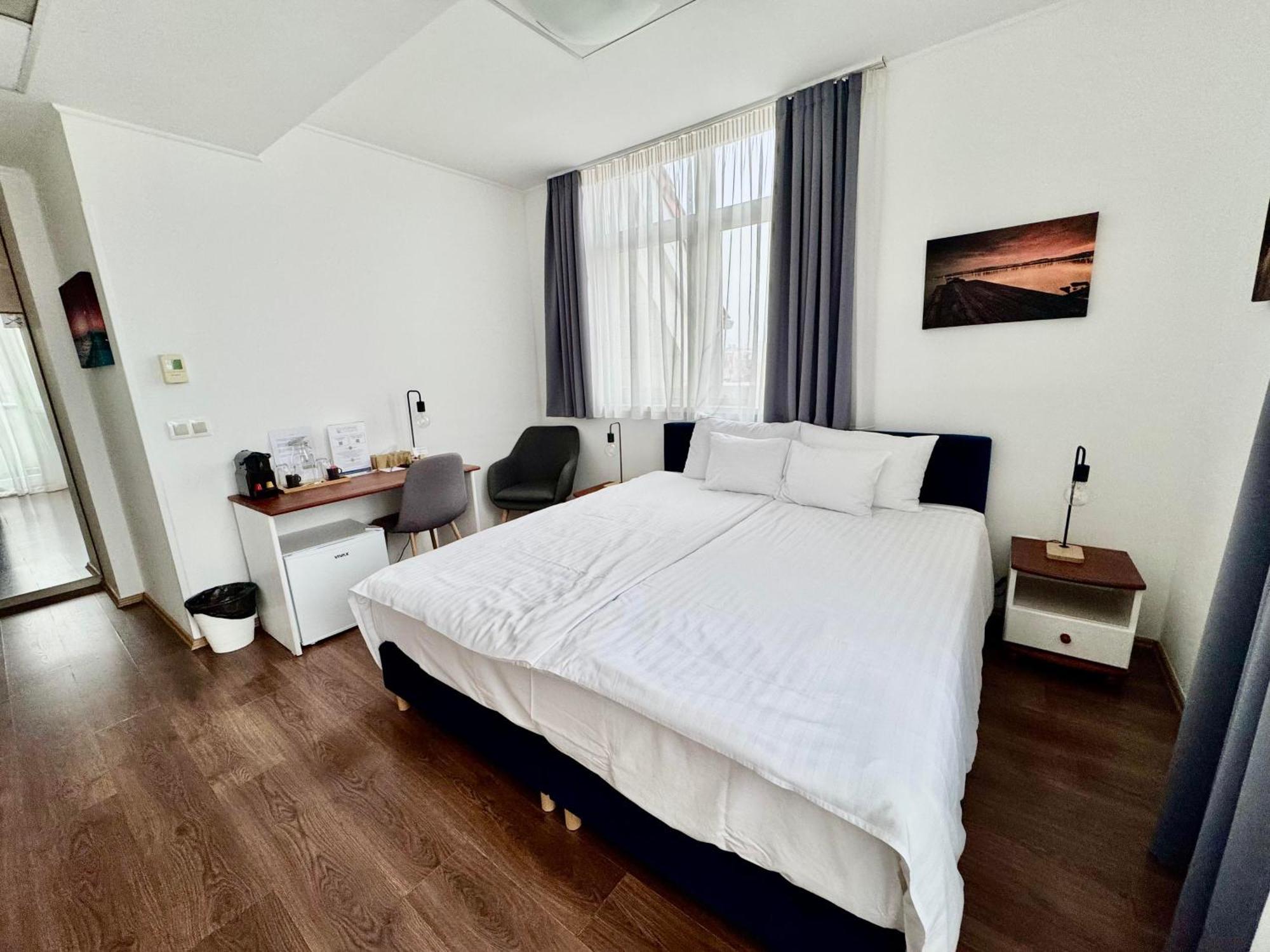 Rooftop City Residence With Deep Garage Budapest Bagian luar foto
